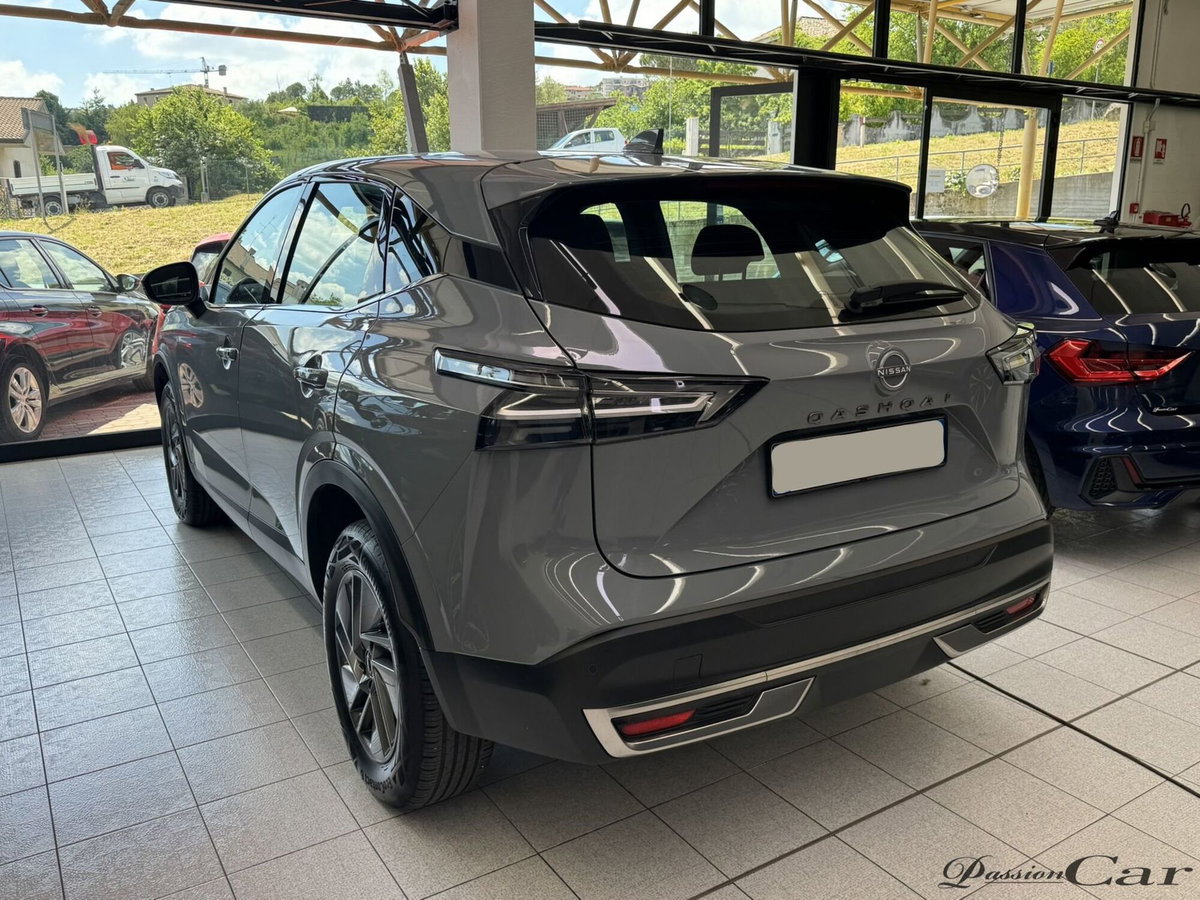 Nissan Qashqai 1.3 mhev Acenta 2wd 140cv (6)