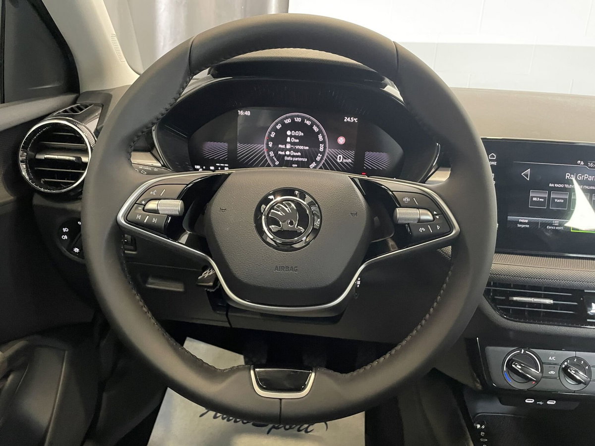 Skoda Fabia 1.0 tsi evo Young Edition 95cv (9)