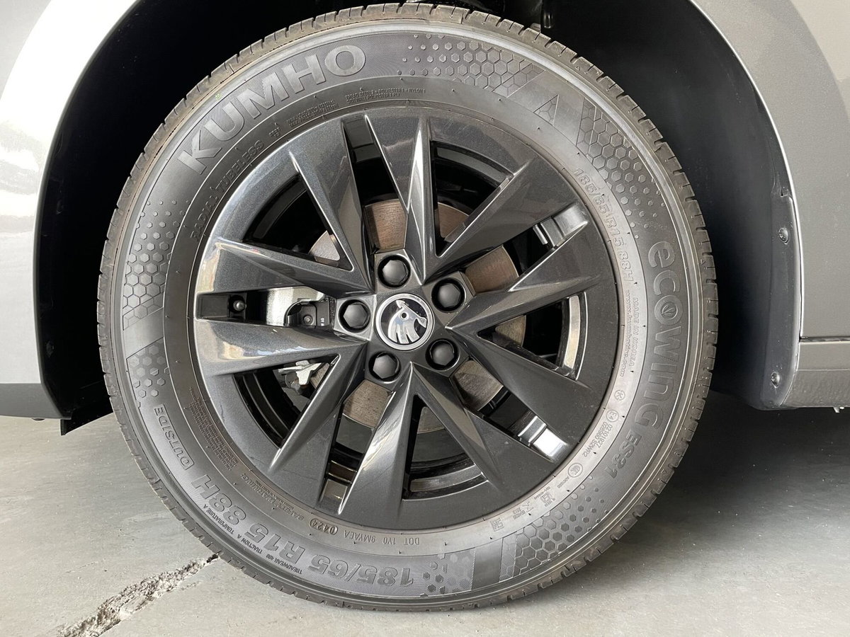Skoda Fabia 1.0 mpi evo Young Edition 80cv (12)