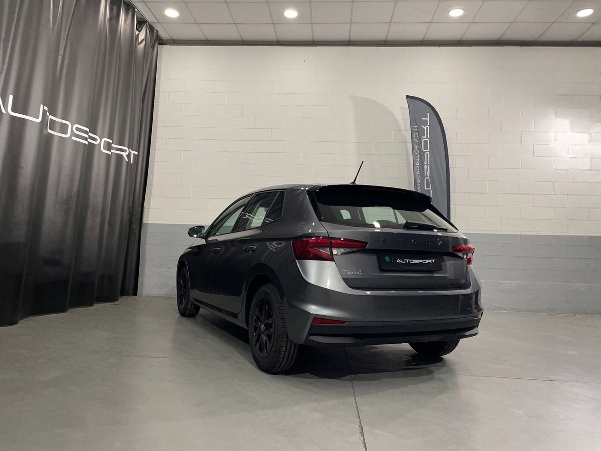 Skoda Fabia 1.0 tsi evo Young Edition 95cv (4)