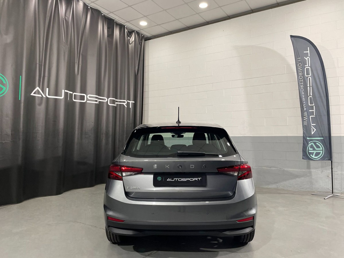 Skoda Fabia 1.0 tsi evo Young Edition 95cv (5)