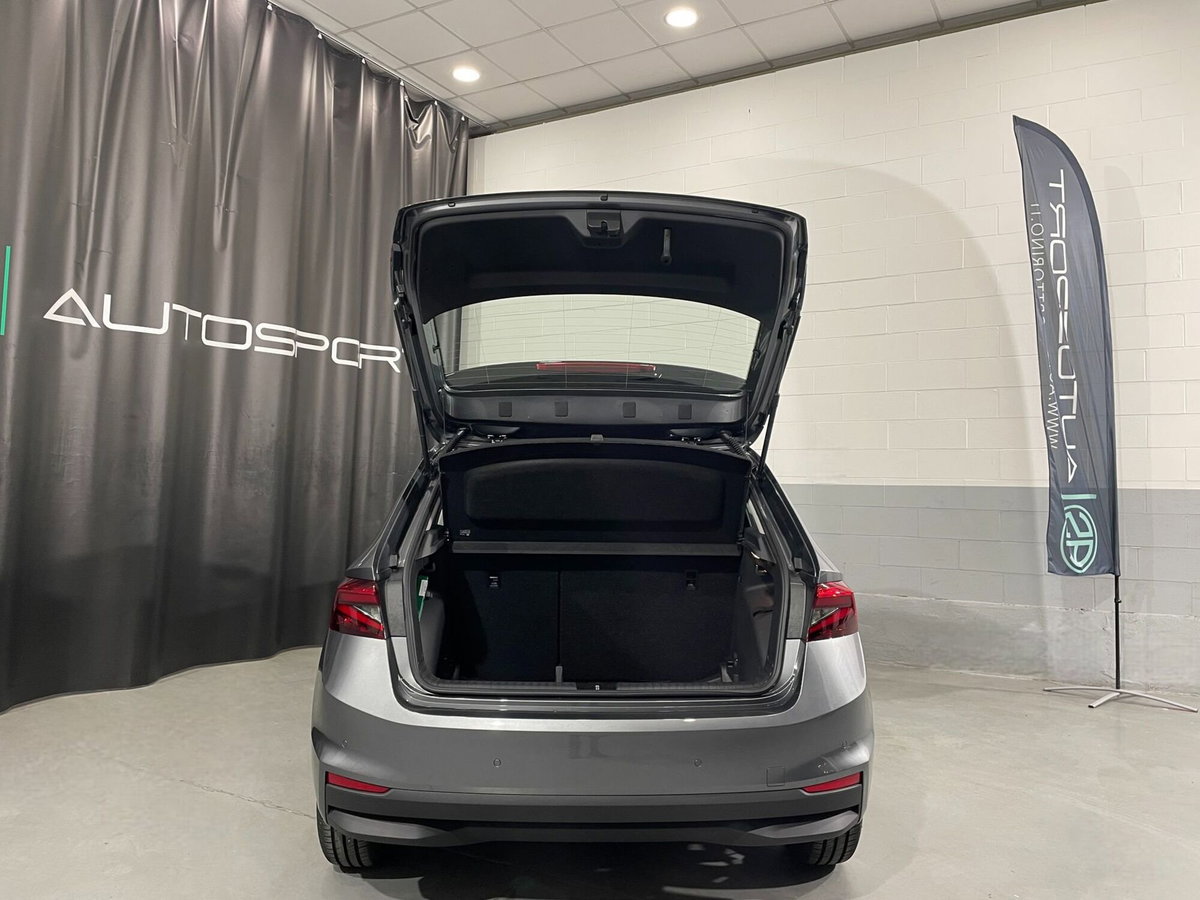 Skoda Fabia 1.0 tsi evo Young Edition 95cv (6)