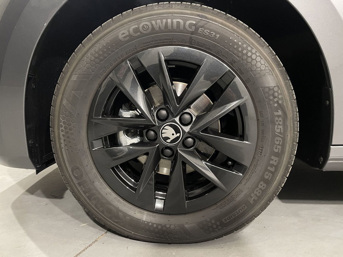 Skoda Fabia 1.0 tsi evo Young Edition 95cv (8)