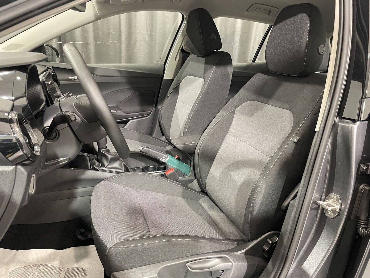 Skoda Fabia 1.0 tsi evo Young Edition 95cv (9)