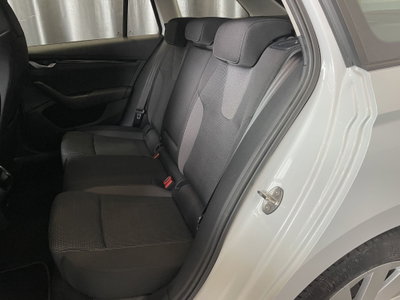 Skoda Octavia Station Wagon 2.0 tdi Executive 150cv dsg (10)