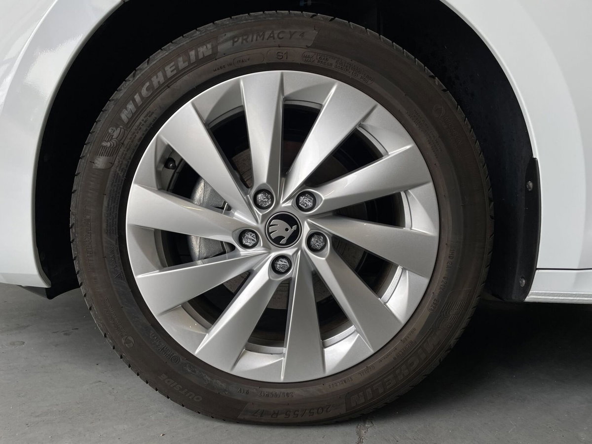 Skoda Octavia Station Wagon 2.0 tdi Executive 150cv dsg (8)