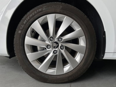 Skoda Octavia Station Wagon 2.0 tdi Executive 150cv dsg (8)