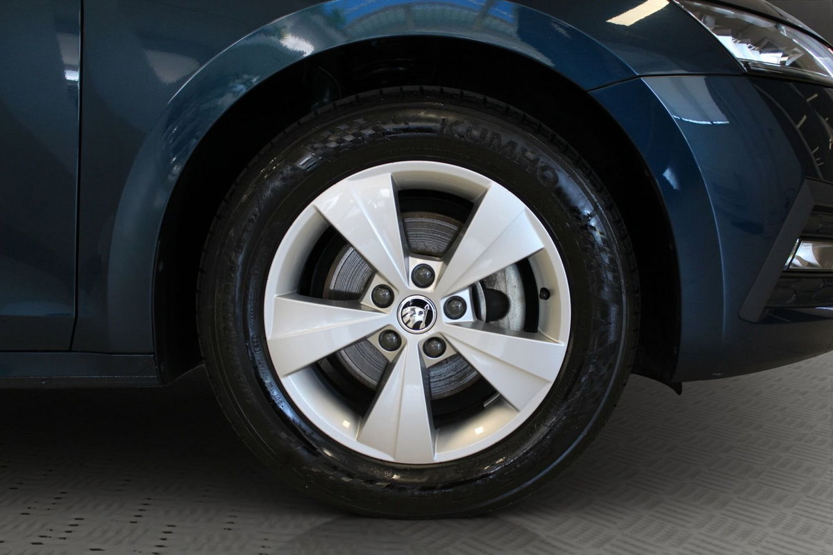 Skoda Octavia Station Wagon 2.0 TDI EVO SCR DSG Wagon Executive (3)