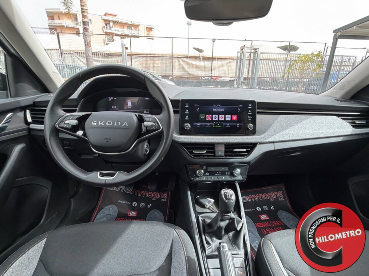 Skoda Kamiq 1.0 tsi Black Dots 95cv (16)