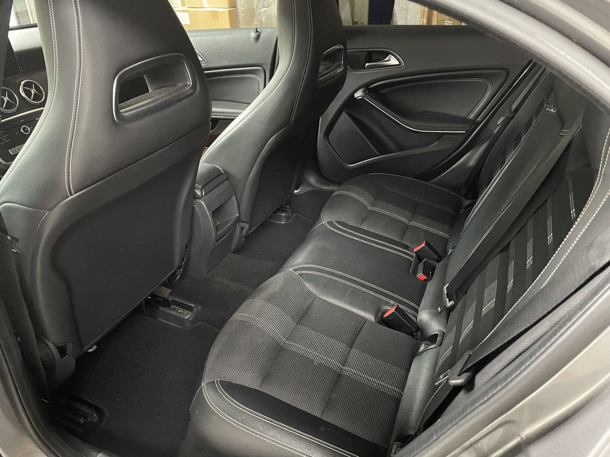 Mercedes-Benz Classe A 180 d Premium (10)