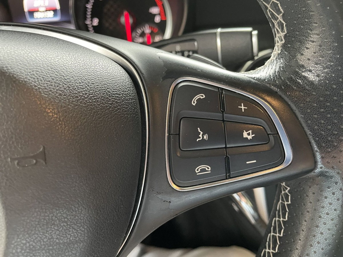 Mercedes-Benz Classe A 180 d Premium (15)