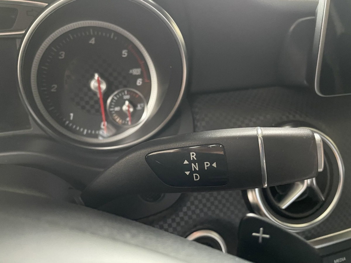 Mercedes-Benz Classe A 180 d Premium (17)