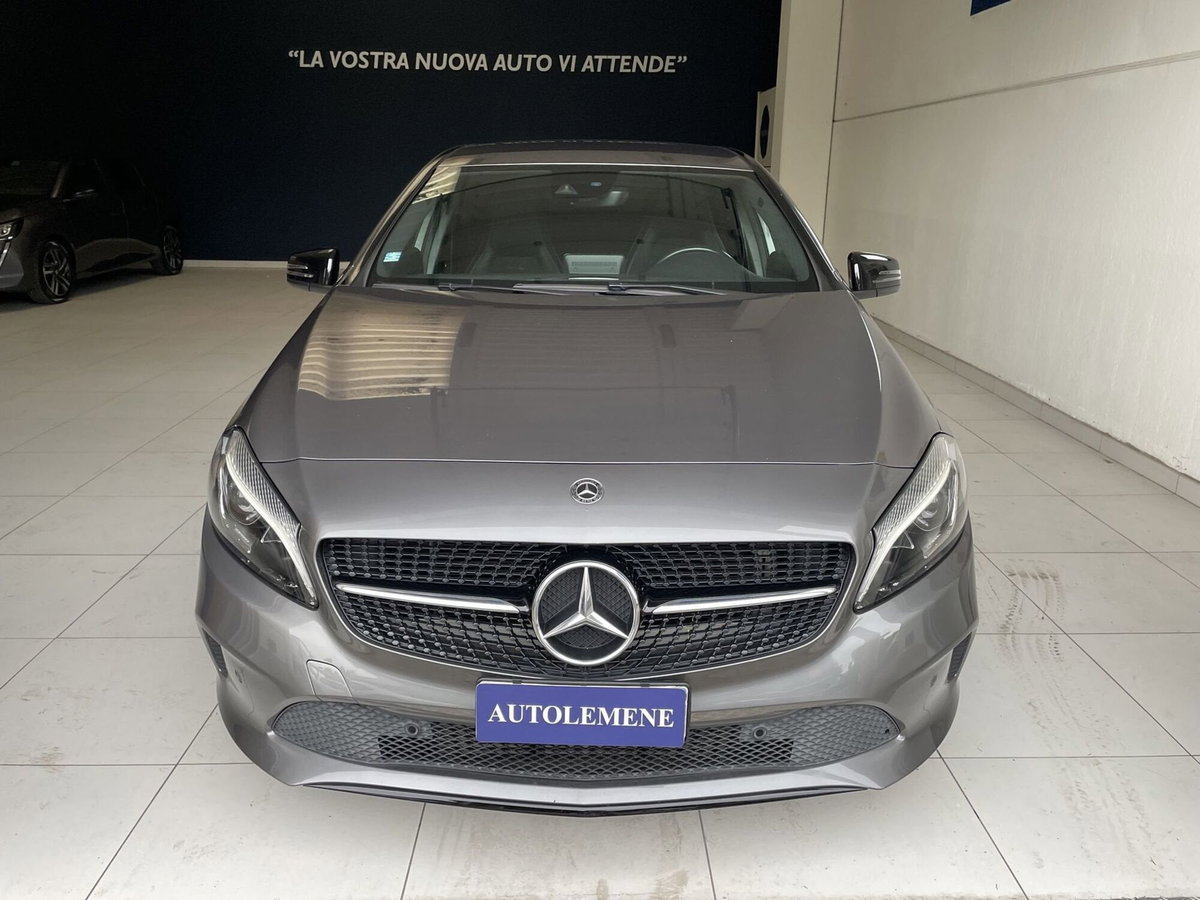 Mercedes-Benz Classe A 180 d Premium (2)