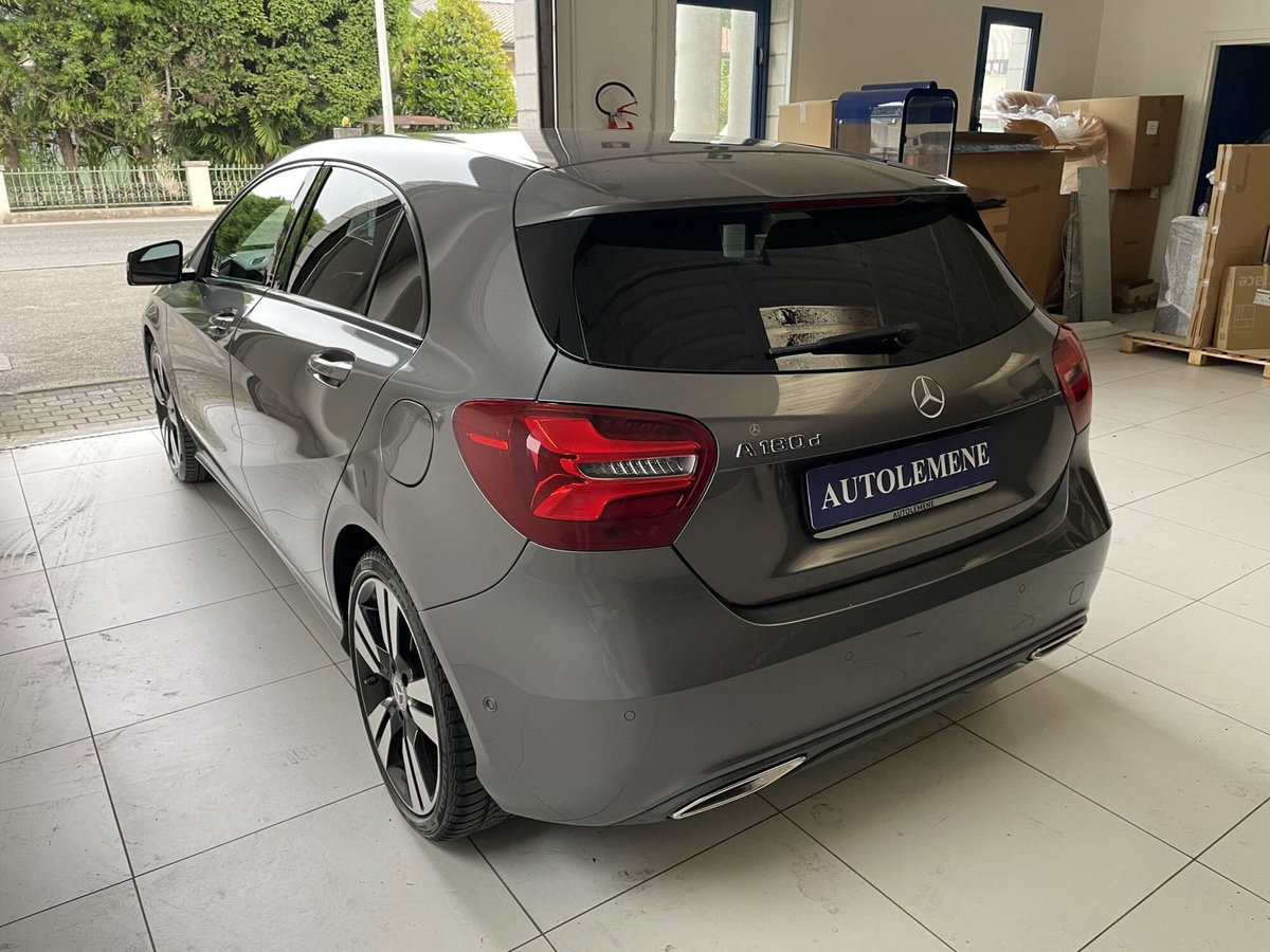 Mercedes-Benz Classe A 180 d Premium (4)