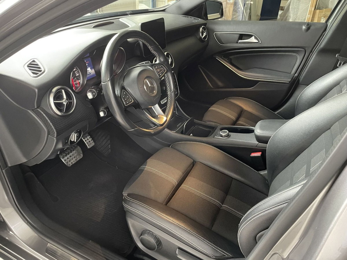 Mercedes-Benz Classe A 180 d Premium (8)