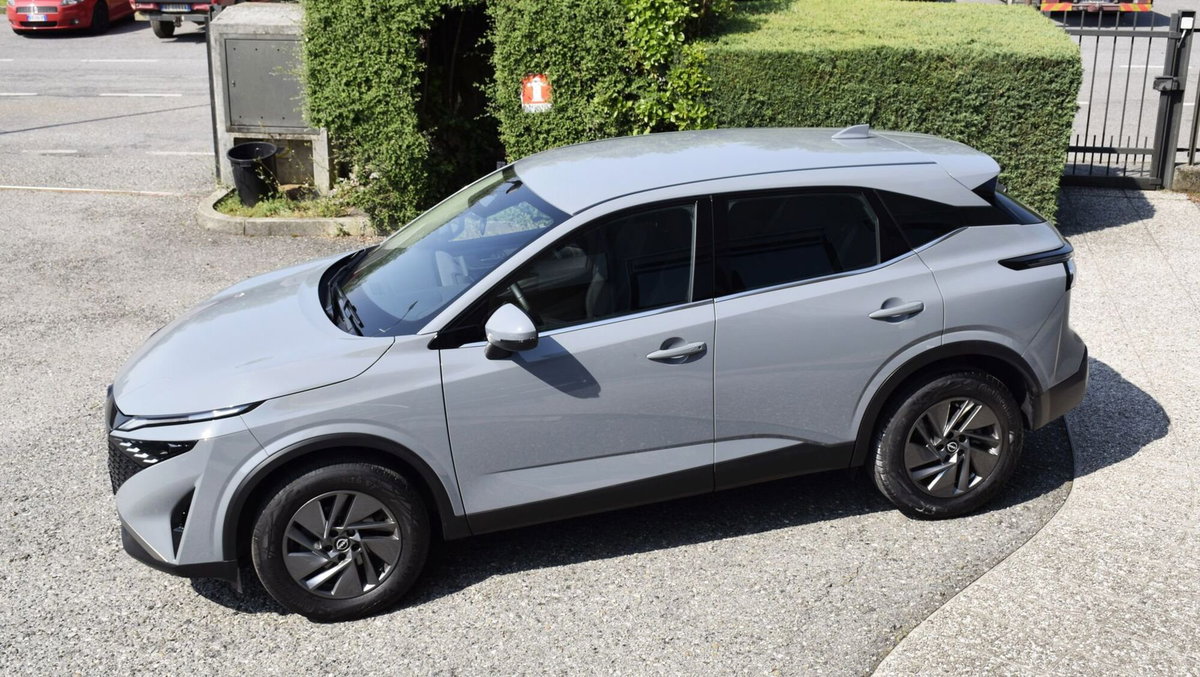 Nissan Qashqai 1.3 mhev Acenta 2wd 140cv (10)