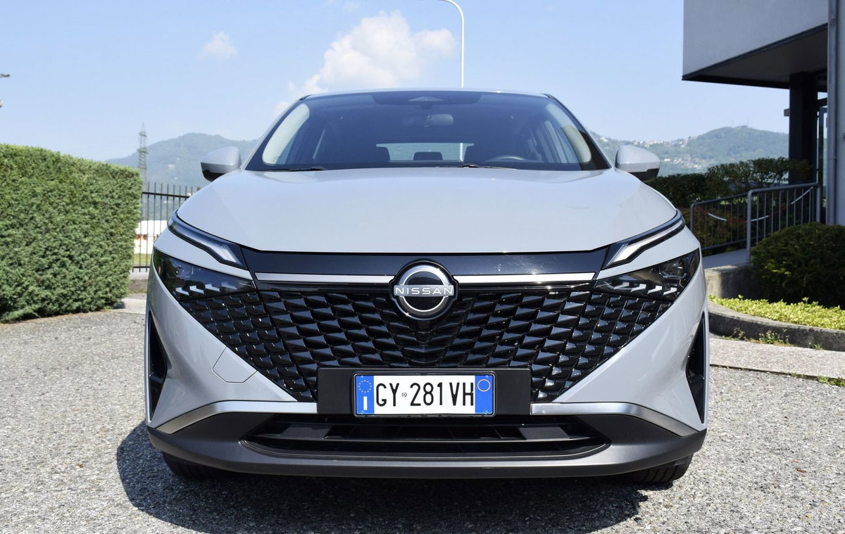 Nissan Qashqai 1.3 mhev Acenta 2wd 140cv (3)