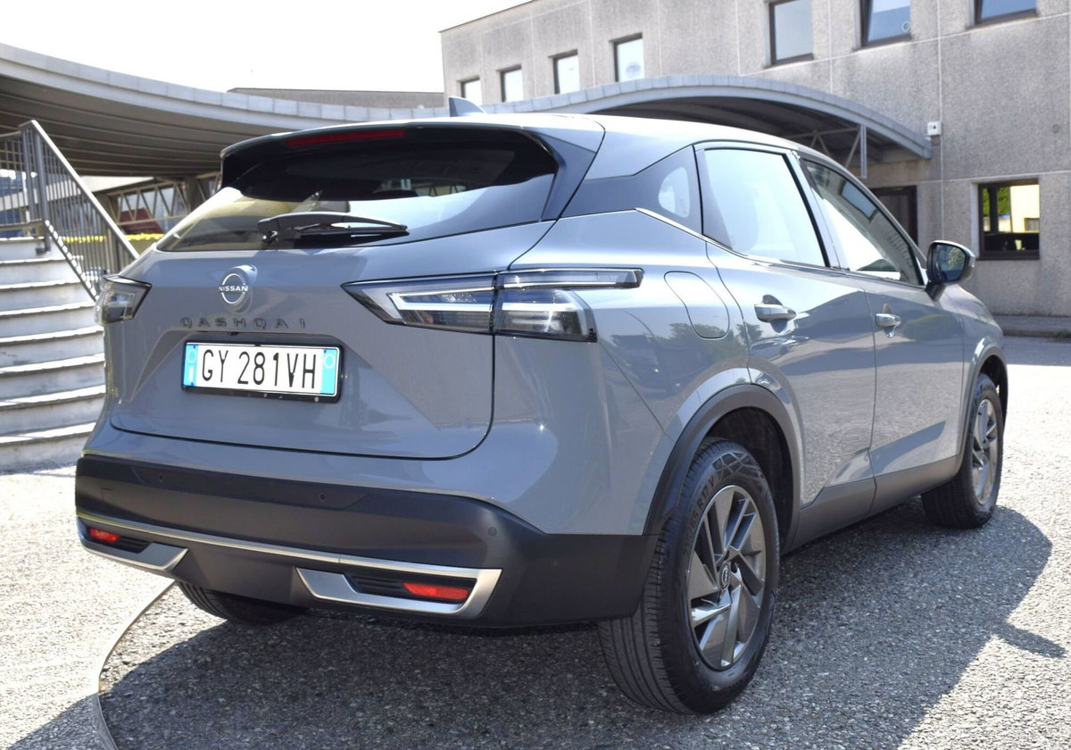 Nissan Qashqai 1.3 mhev Acenta 2wd 140cv (6)