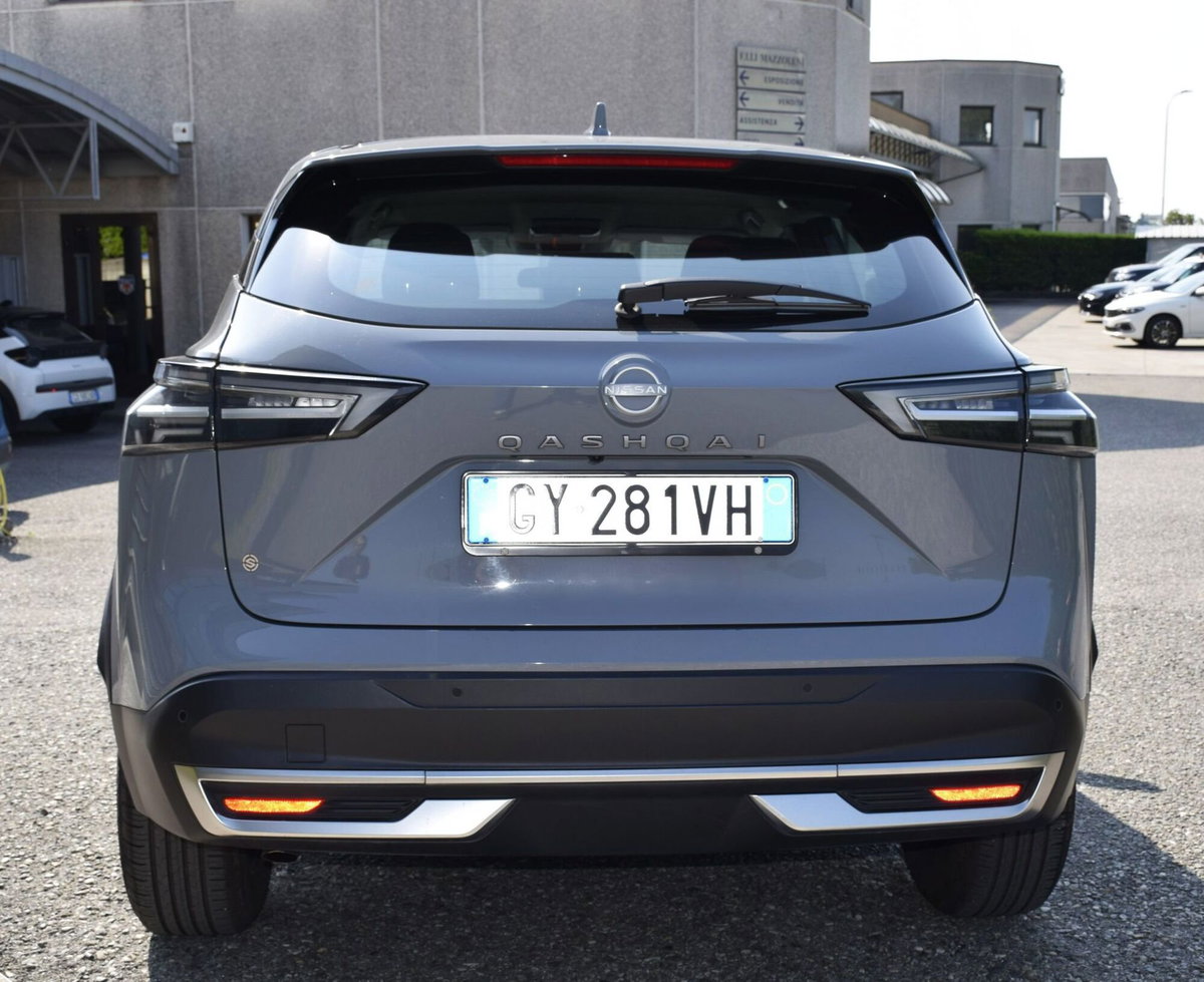 Nissan Qashqai 1.3 mhev Acenta 2wd 140cv (7)