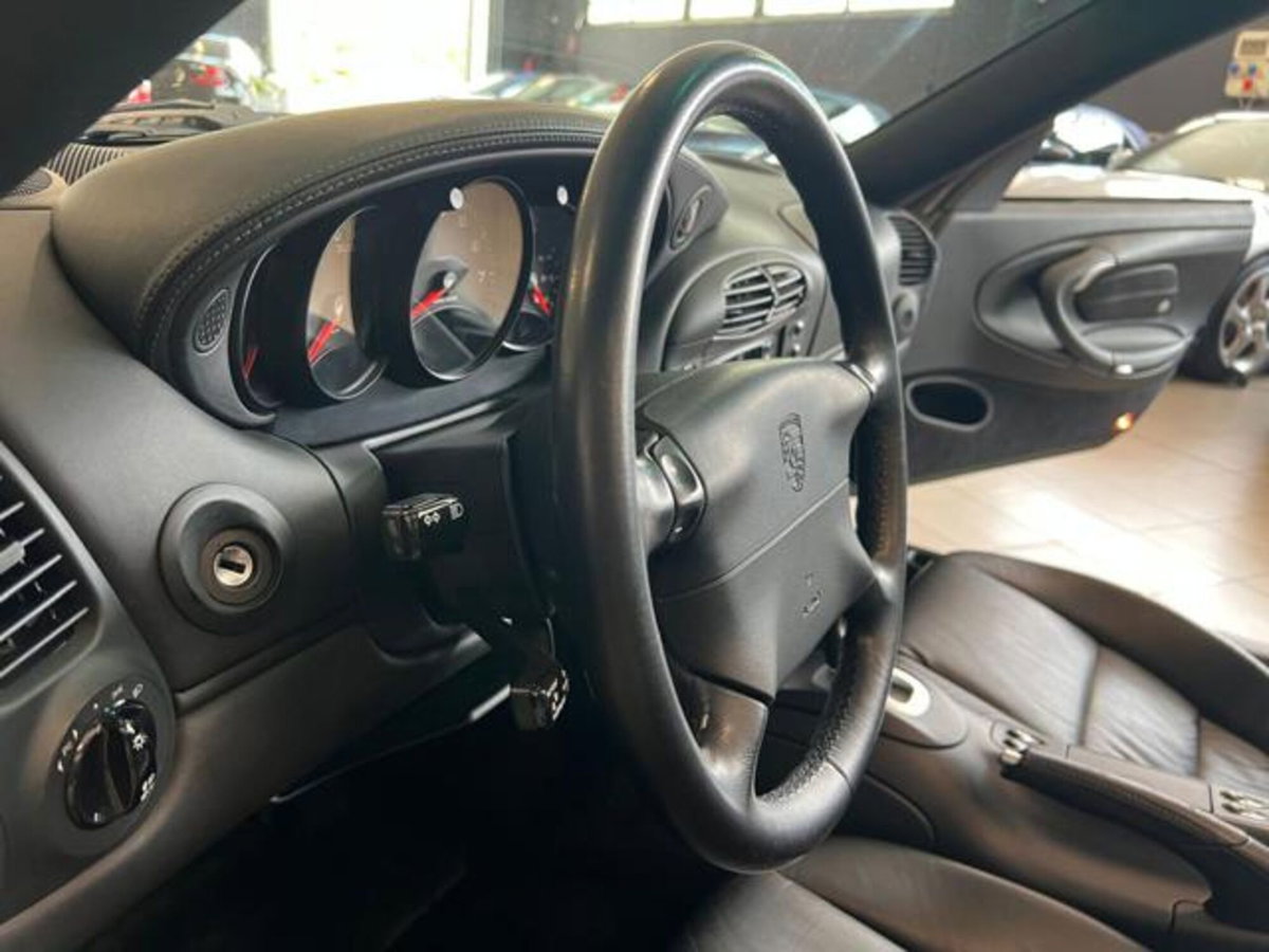 Porsche 911 Cabrio 3.4 Carrera (12)