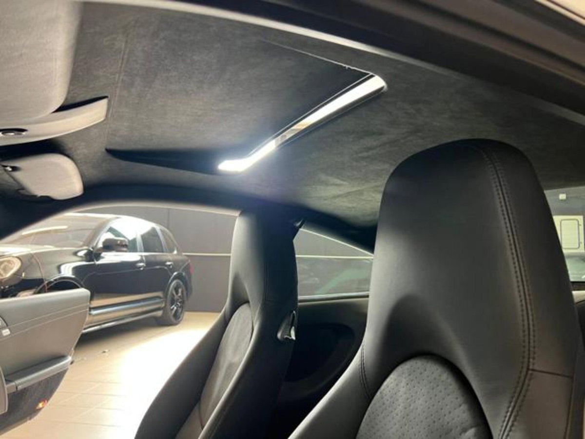 Porsche 911 Coupé Carrera 4 (13)
