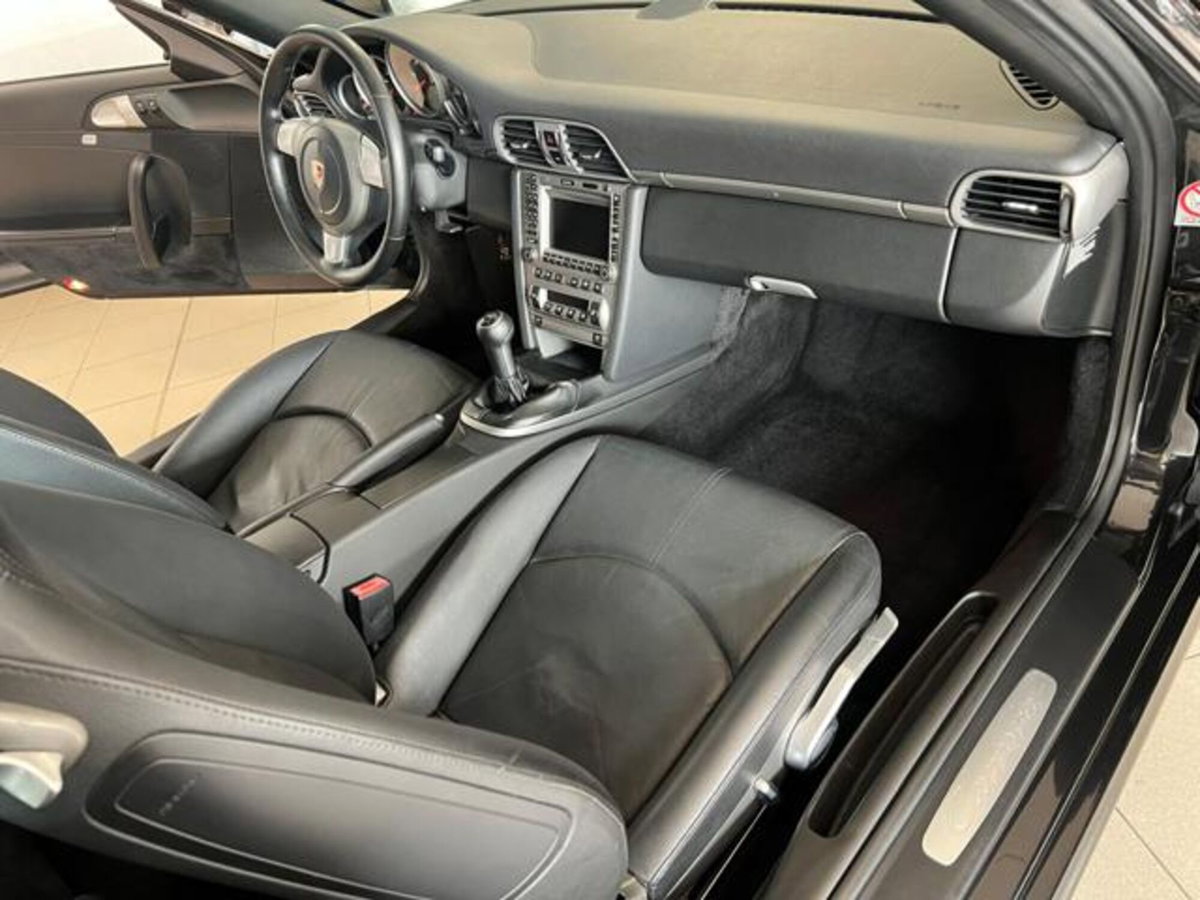 Porsche 911 Coupé Carrera 4 (14)