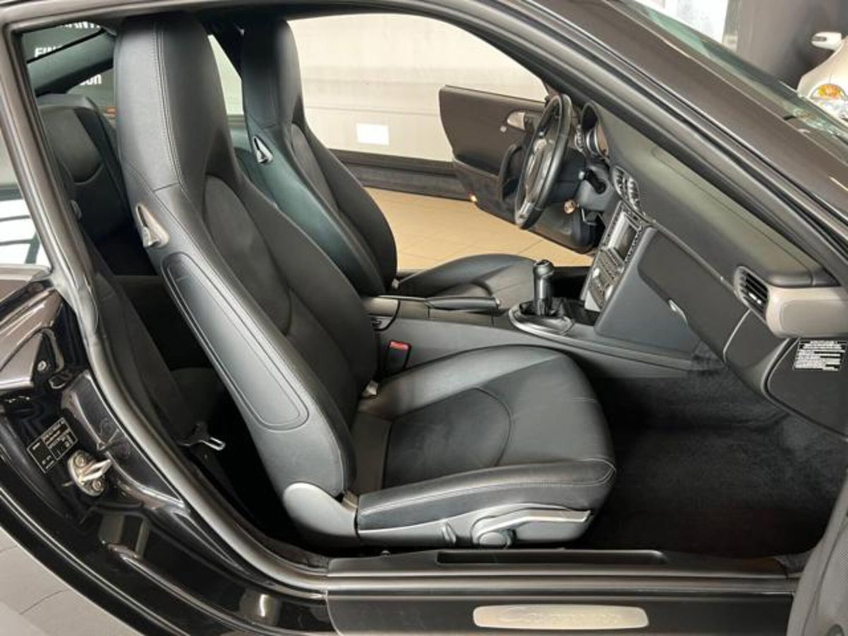 Porsche 911 Coupé Carrera 4 (16)