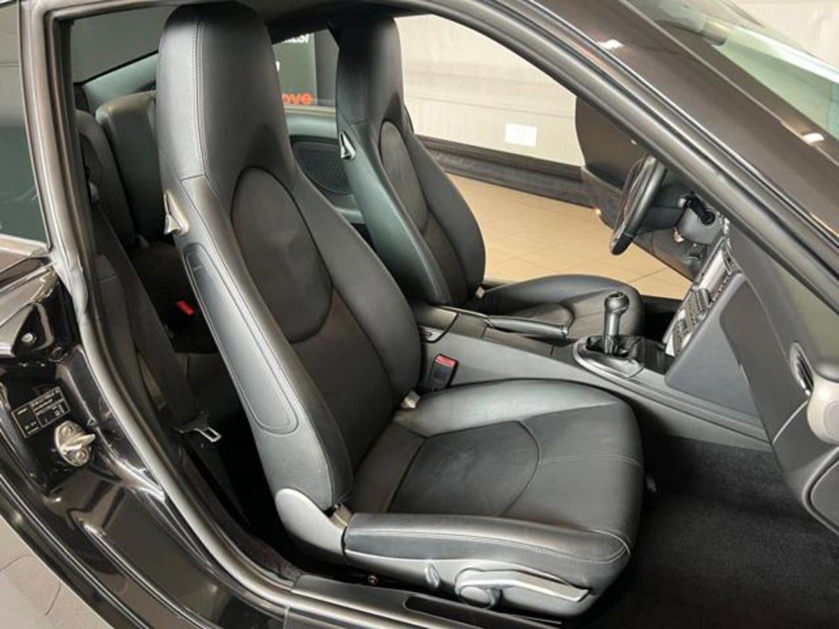 Porsche 911 Coupé Carrera 4 (17)