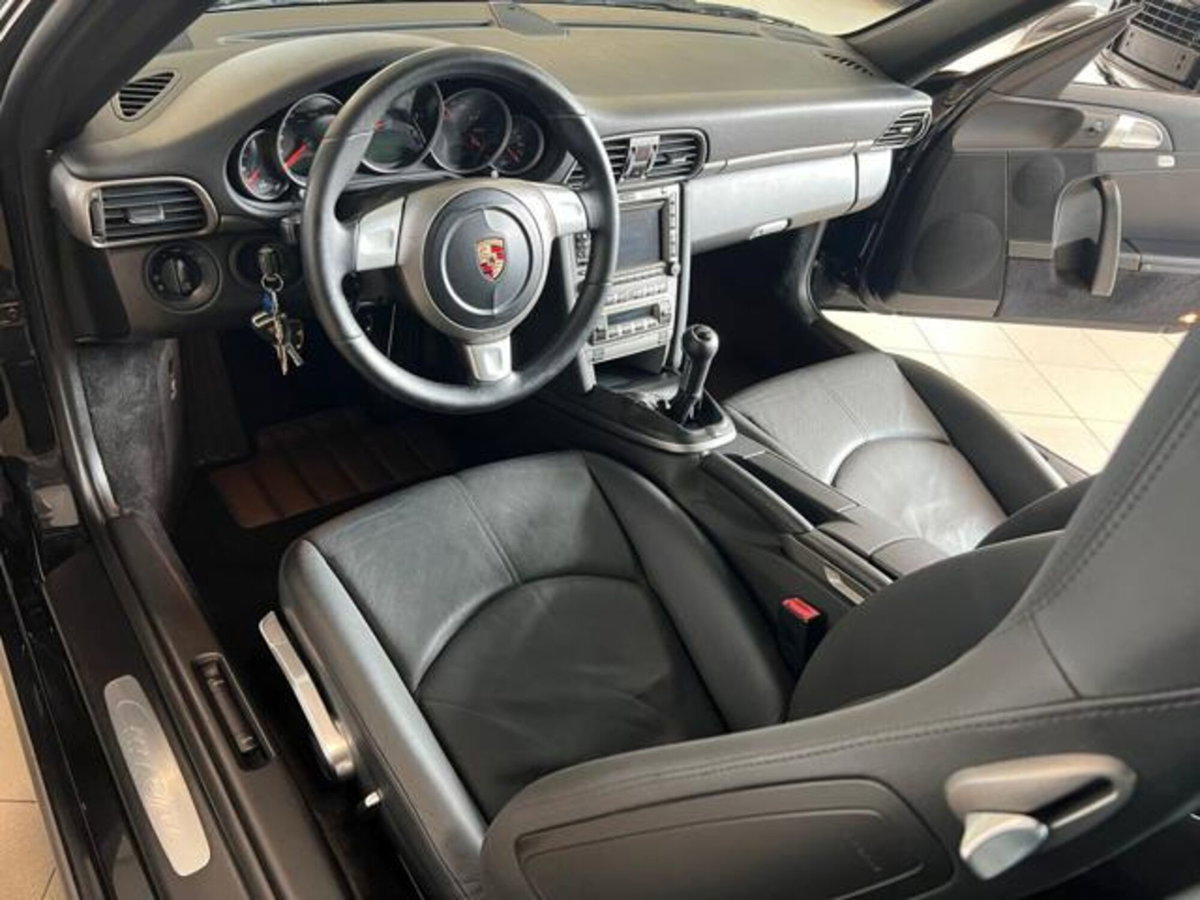 Porsche 911 Coupé Carrera 4 (9)