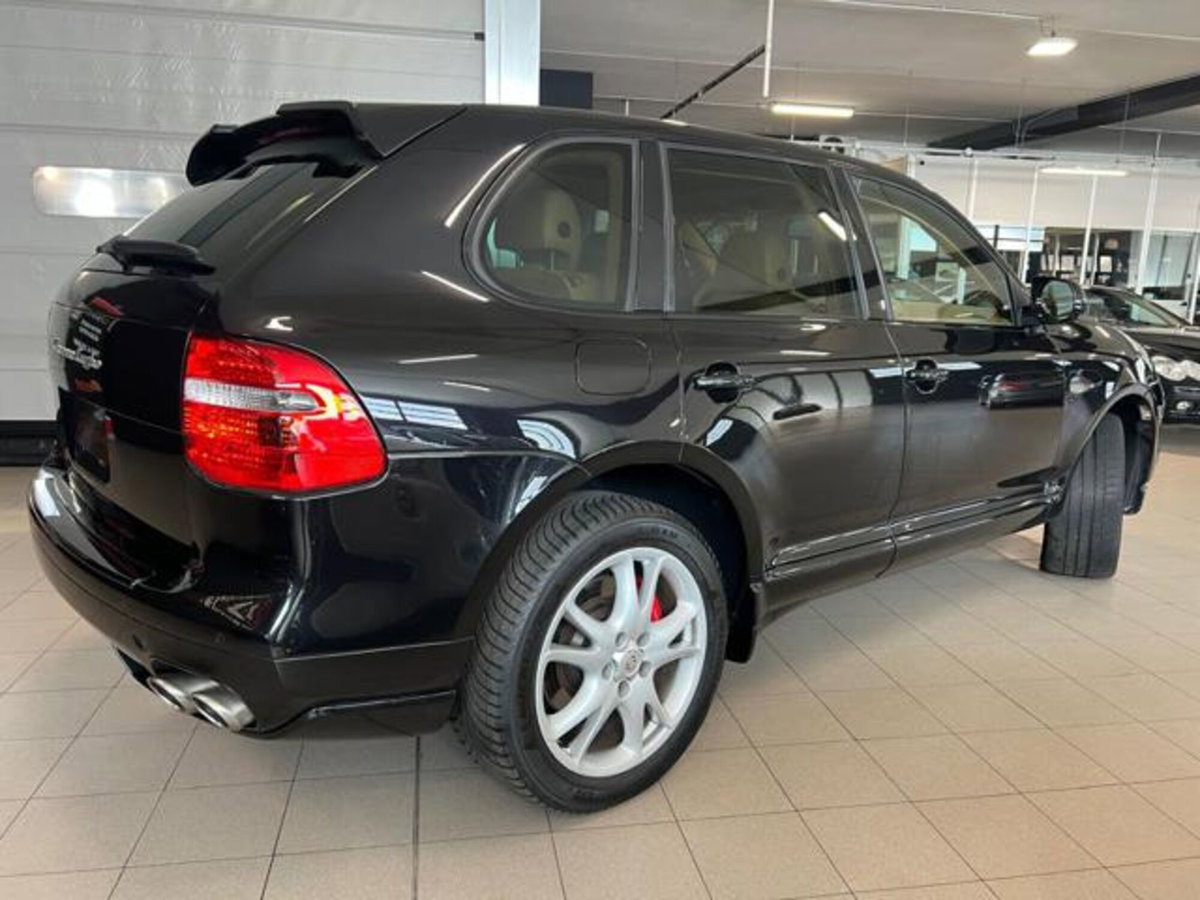 Porsche Cayenne 4.8 Turbo (3)