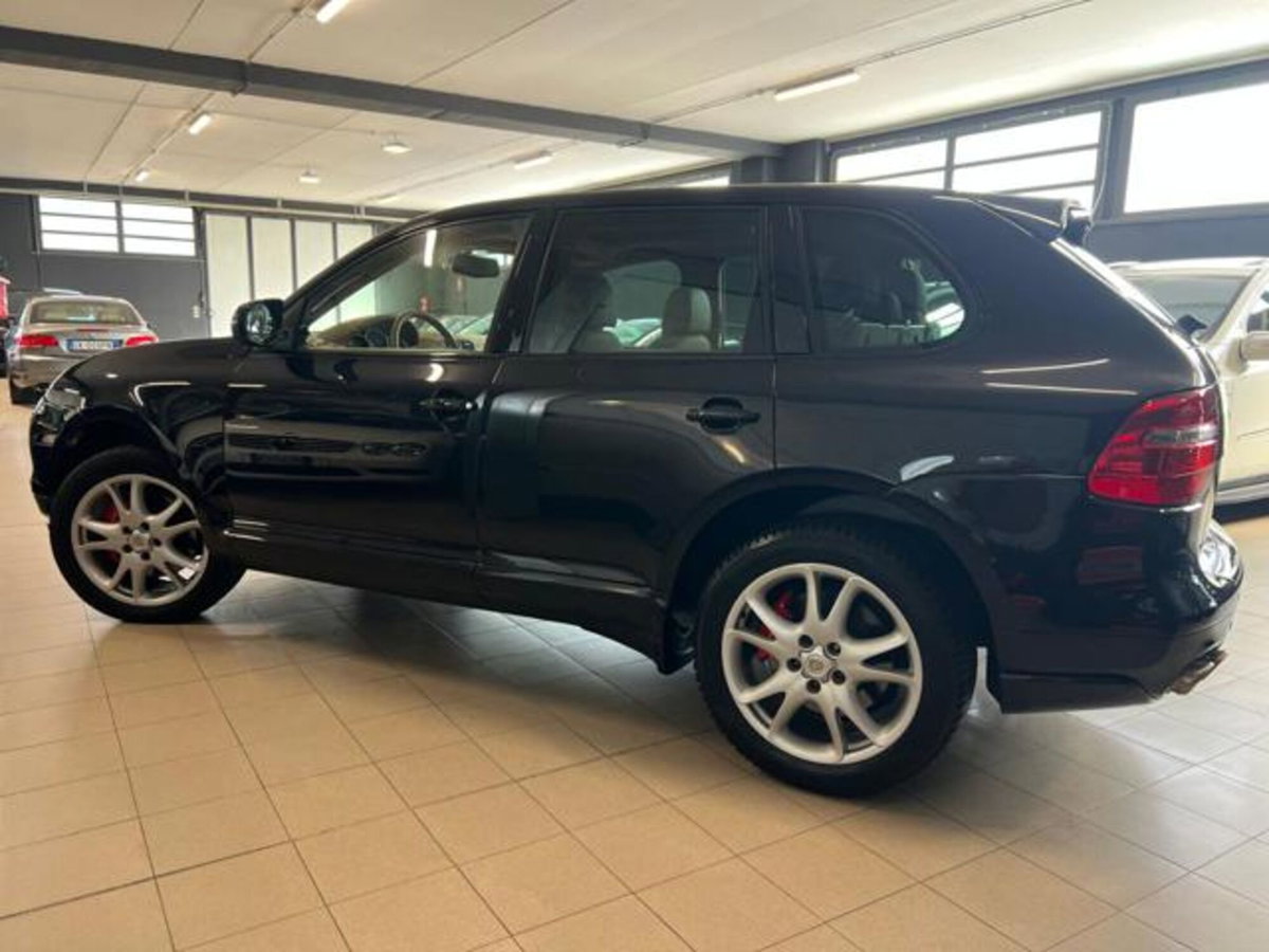Porsche Cayenne 4.8 Turbo (6)