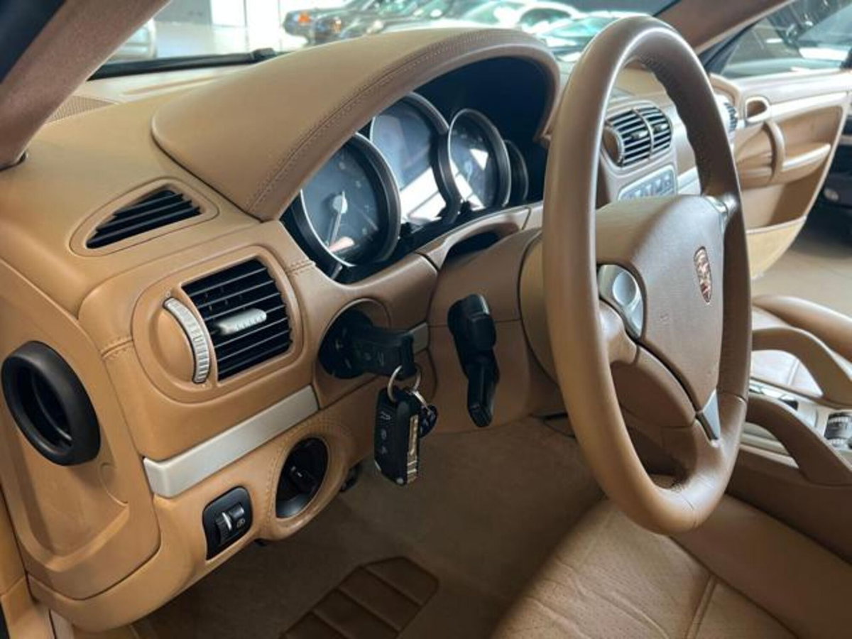 Porsche Cayenne 4.8 Turbo (8)