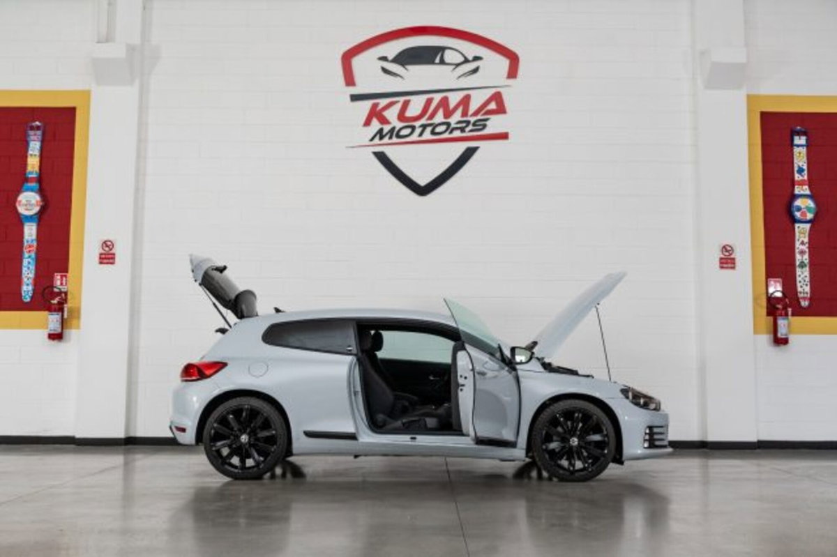 Volkswagen Scirocco 2.0 TSI DSG (10)
