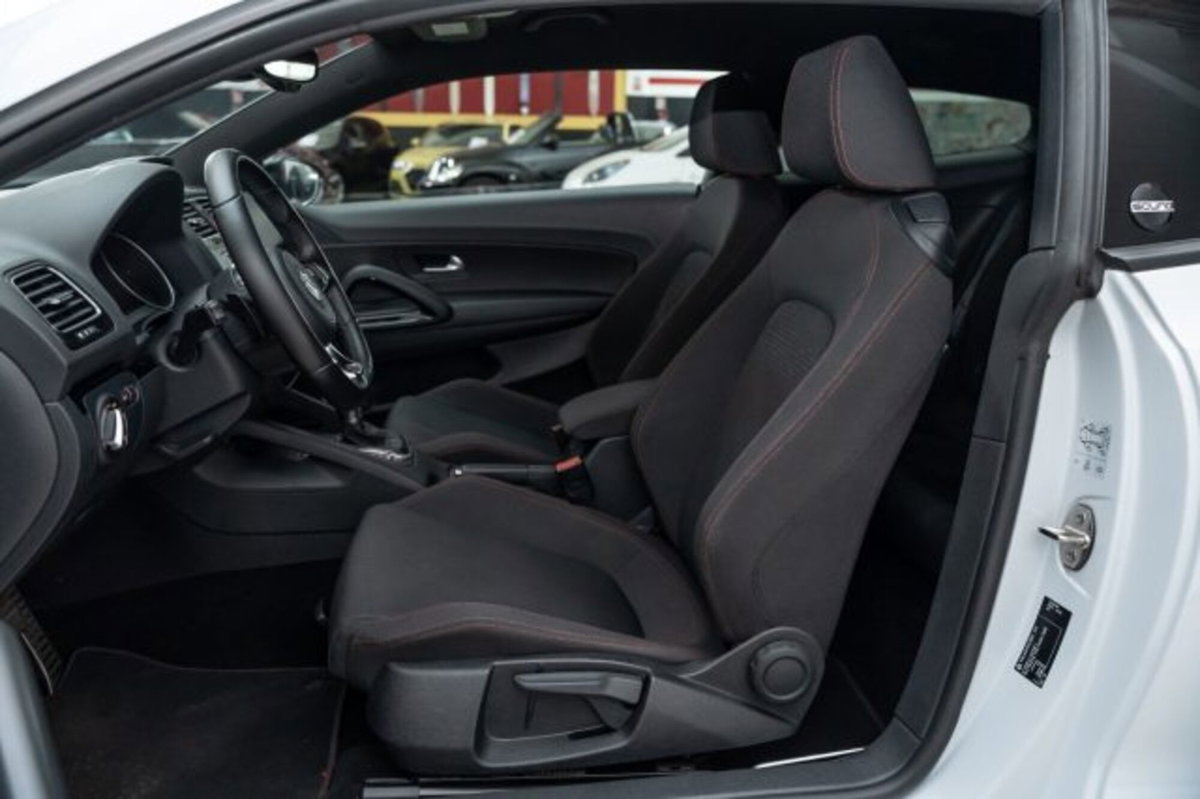Volkswagen Scirocco 2.0 TSI DSG (3)