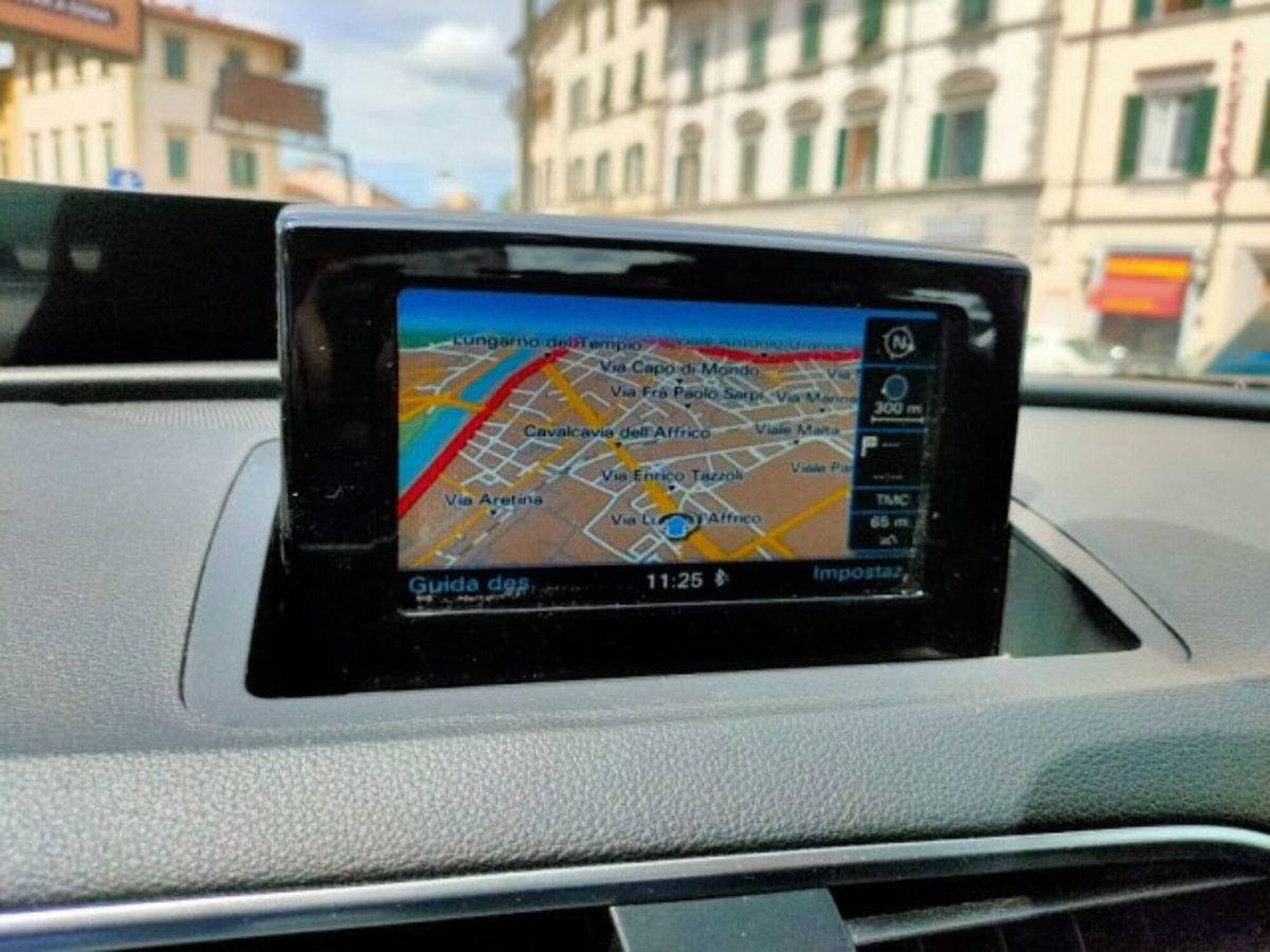 Audi Q3 2.0 TDI 150 CV quattro Business (10)