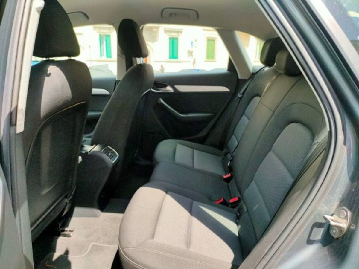 Audi Q3 2.0 TDI 150 CV quattro Business (16)