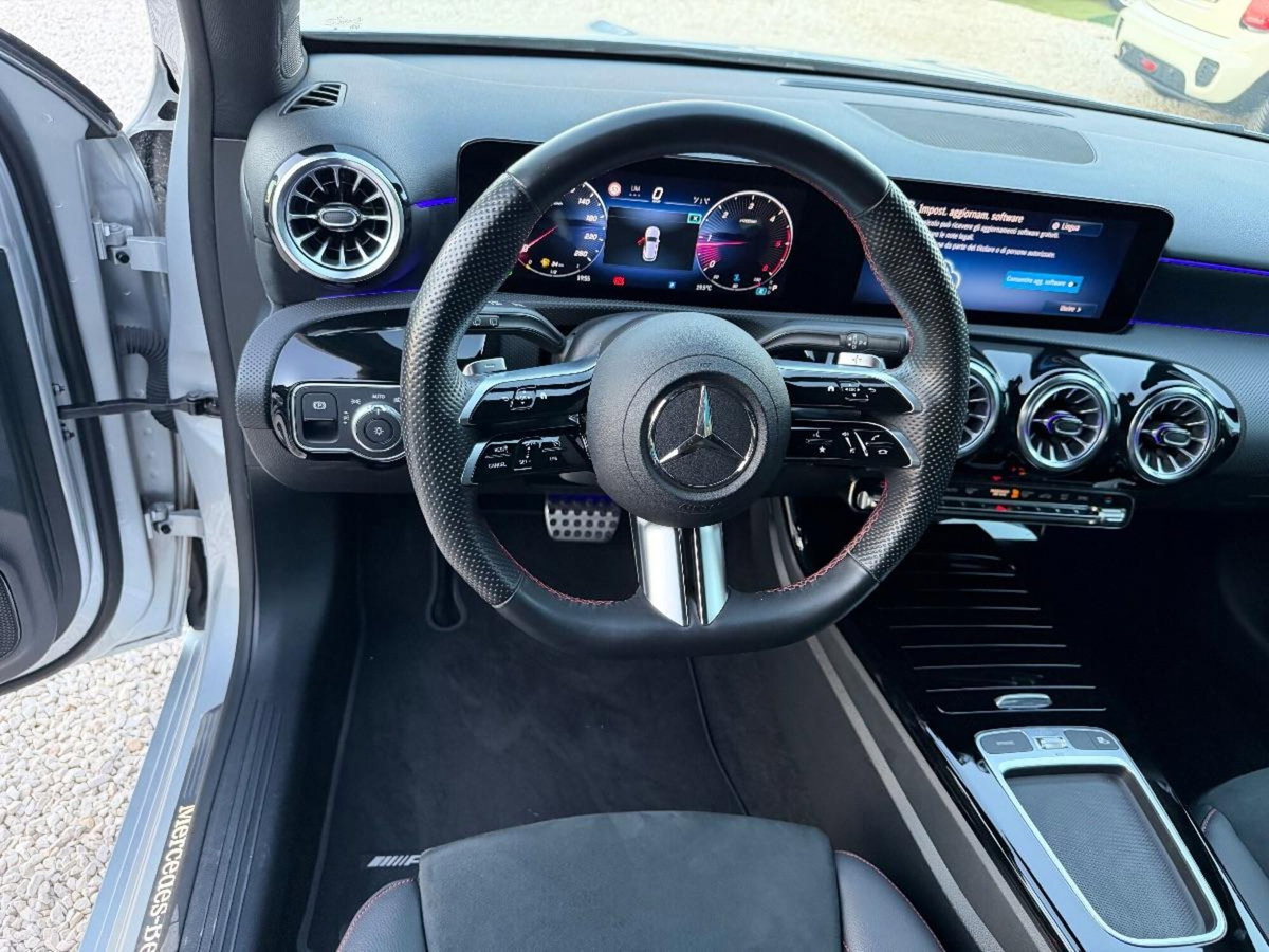 Mercedes-Benz Classe A 200 d Automatic Premium (17)