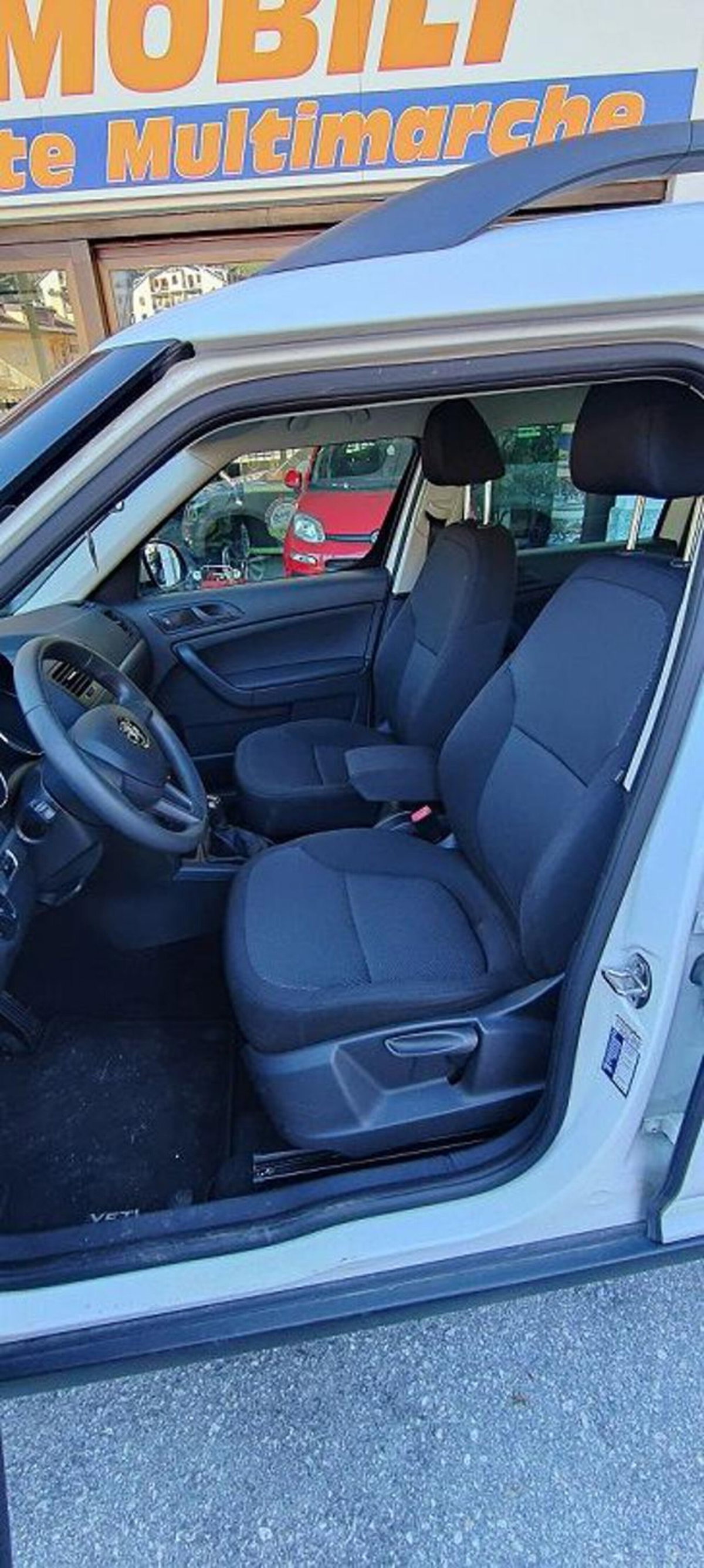 Skoda Yeti Outdoor 2.0 TDI SCR 110 CV 4x4 Ambition (5)