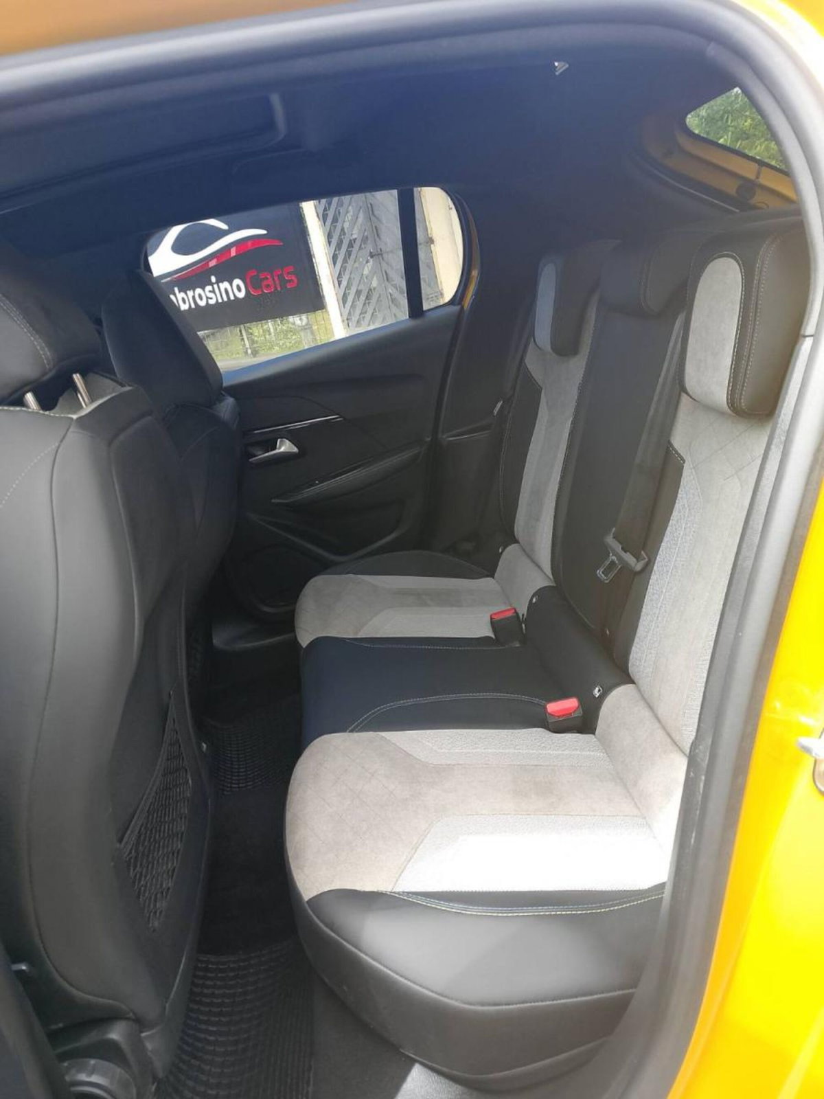 Peugeot 208 PureTech 130 Stop&Start EAT8 5 porte GT Line (10)