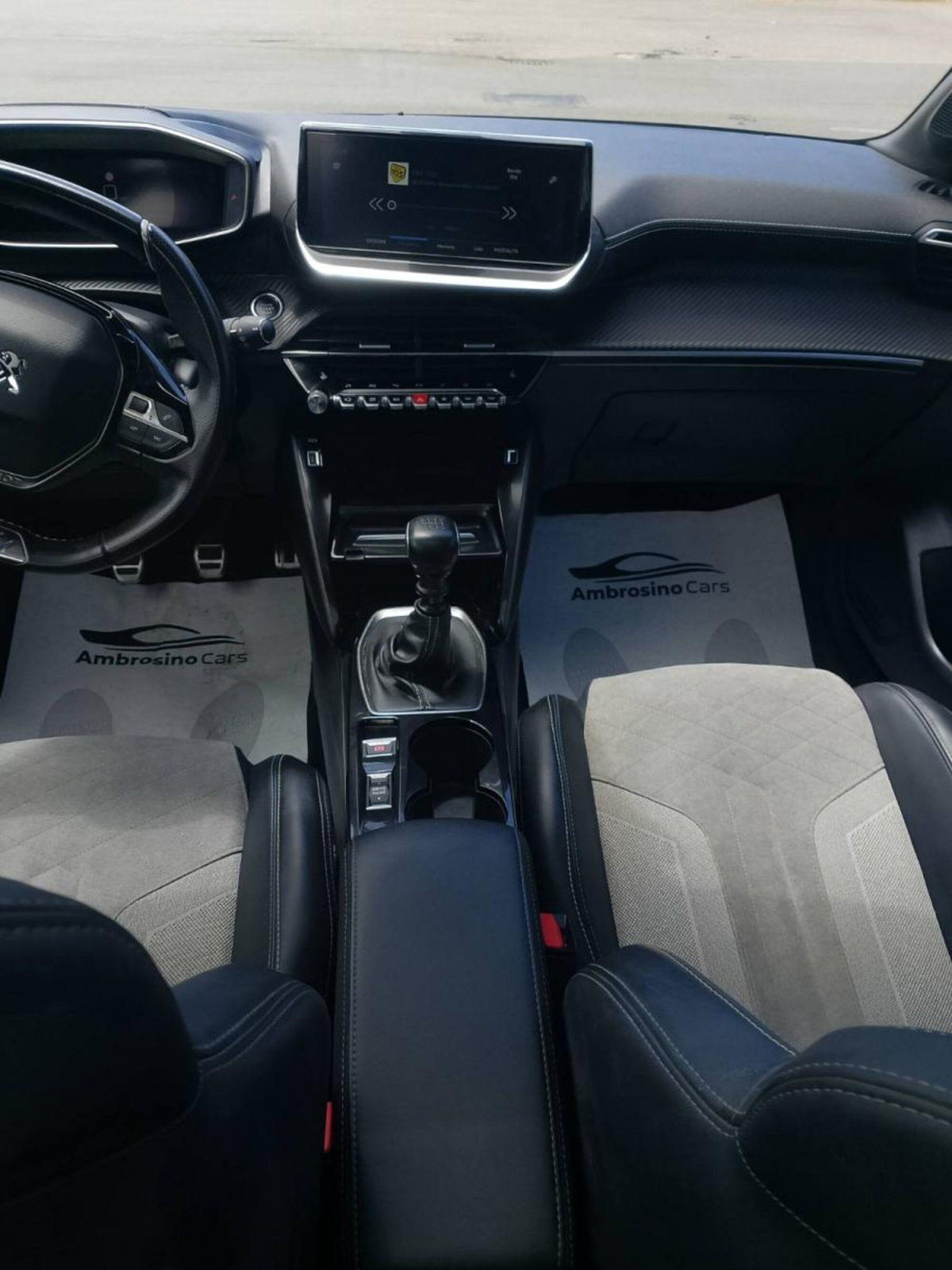 Peugeot 208 PureTech 130 Stop&Start EAT8 5 porte GT Line (12)