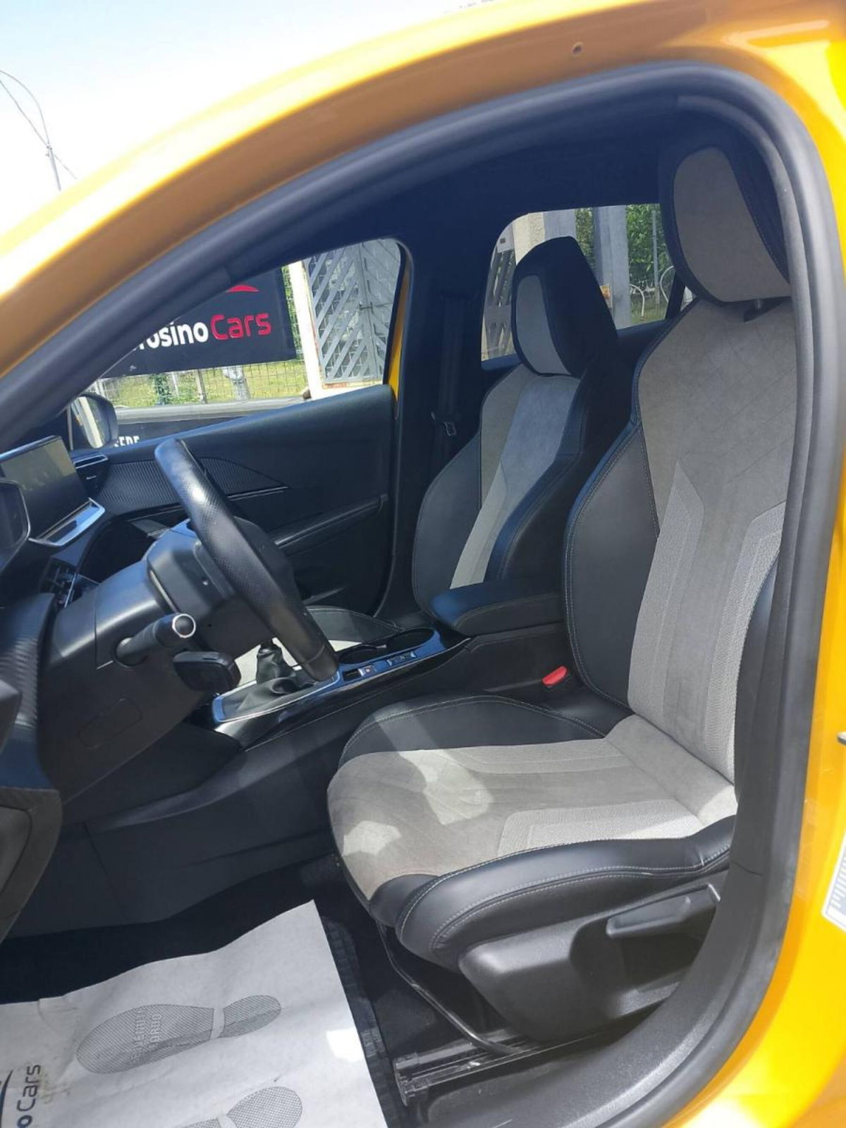 Peugeot 208 PureTech 130 Stop&Start EAT8 5 porte GT Line (8)