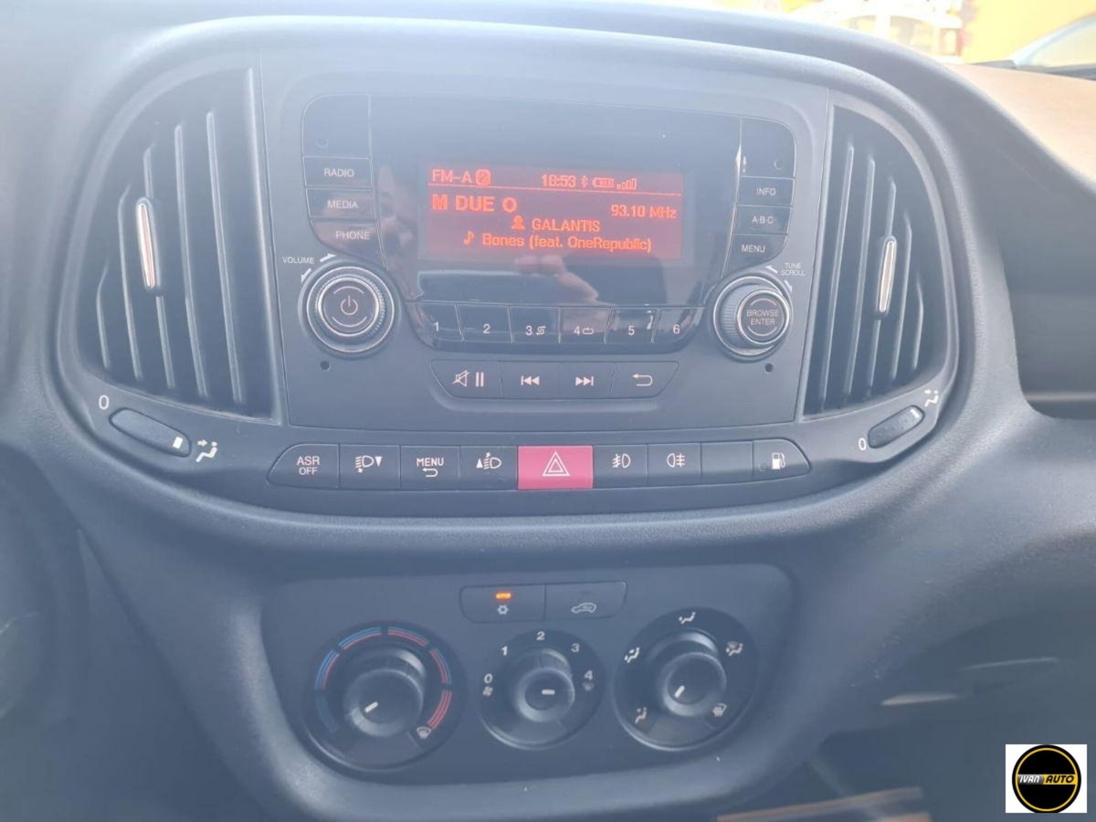 Fiat Doblò 1.4 T-Jet 16V Natural Power Pop (18)