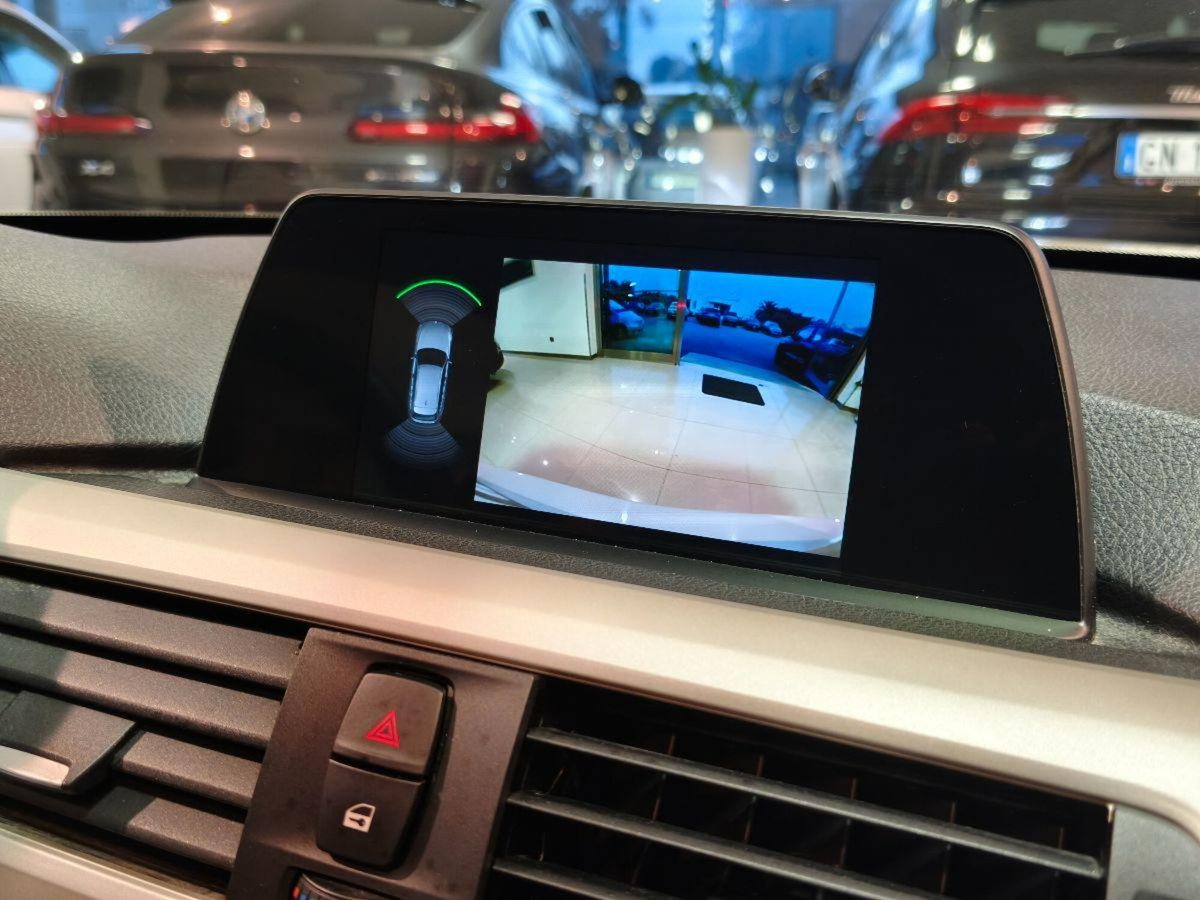 BMW Serie 3 Touring 320d (14)