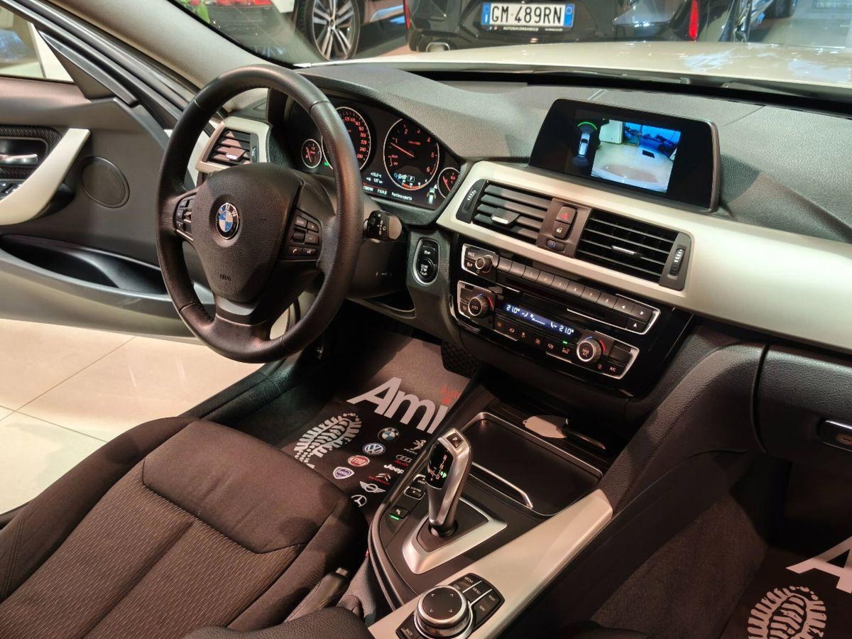 BMW Serie 3 Touring 320d (18)