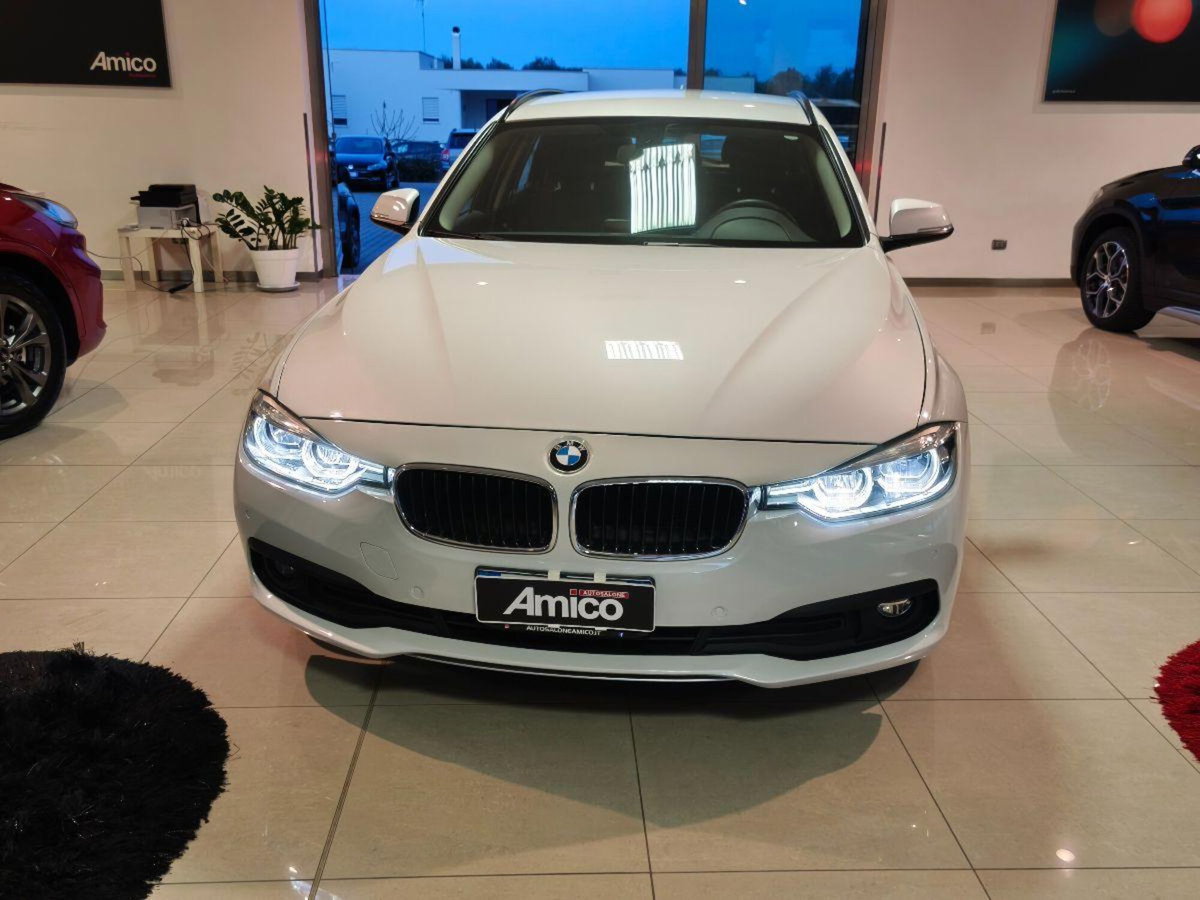 BMW Serie 3 Touring 320d (3)