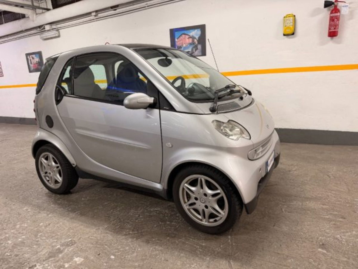 smart Fortwo 700 coupé passion (45 kW) (2)