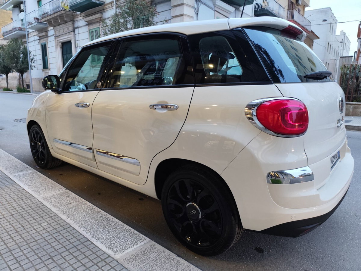 Fiat 500L 1.6 Multijet 120 CV Mirror (11)