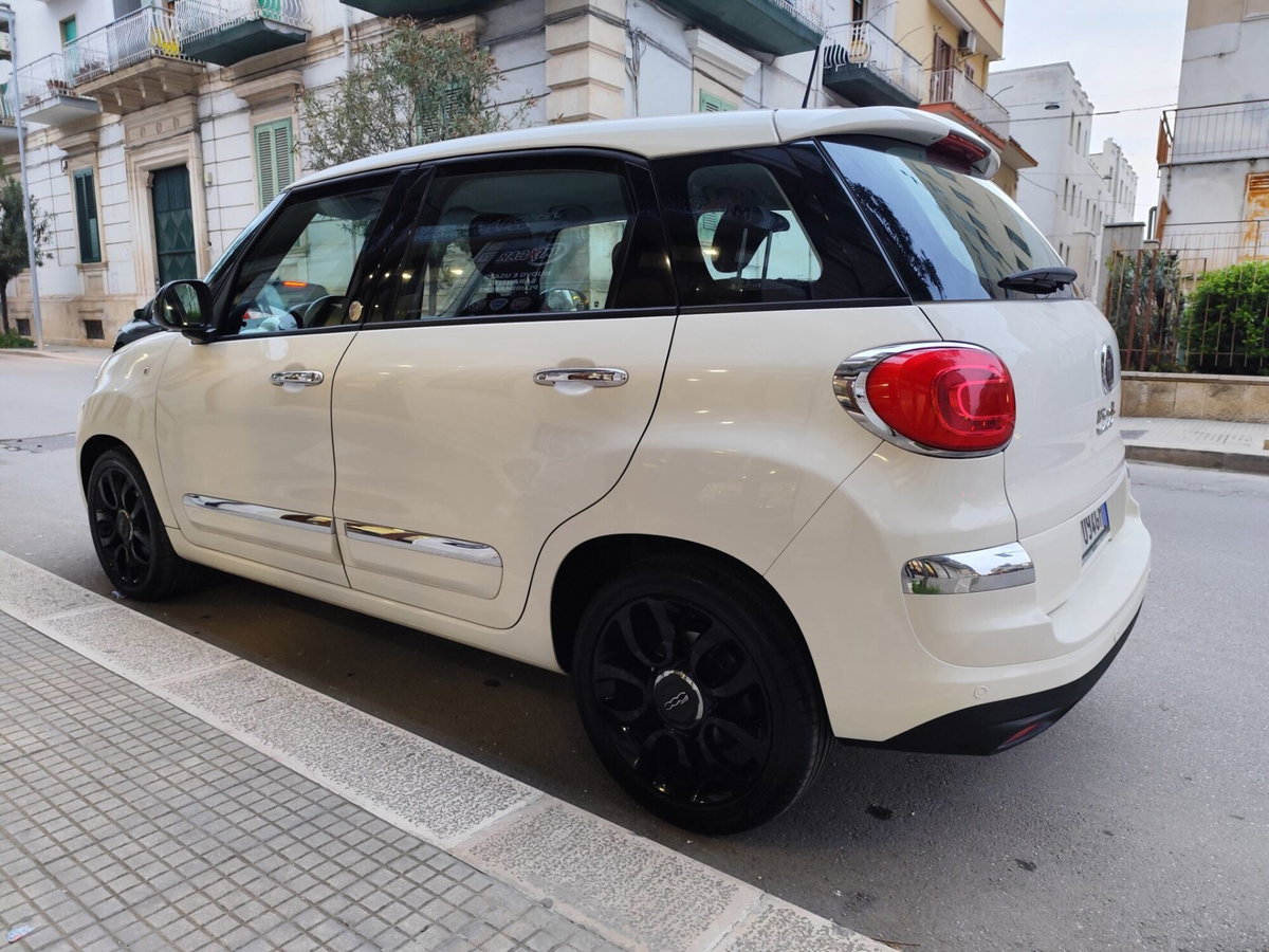 Fiat 500L 1.6 Multijet 120 CV Mirror (5)