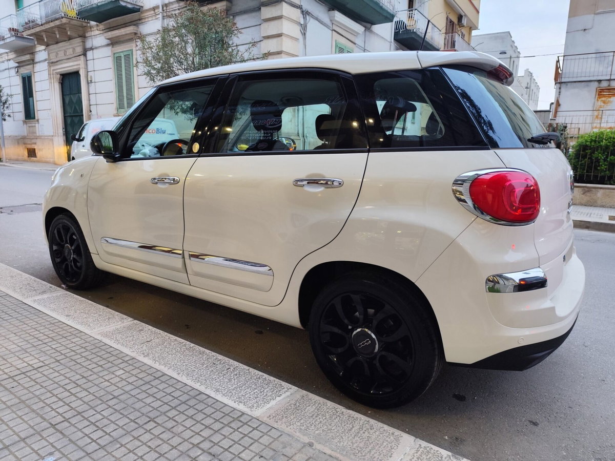 Fiat 500L 1.6 Multijet 120 CV Mirror (6)