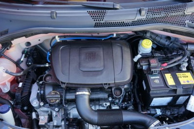 Fiat 500 1.0 Hybrid Red (9)